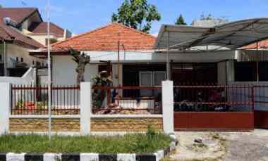 rumah manyar airdas strategis siap huni garasi carport