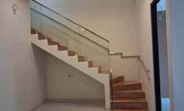 rumah manyar gress 2 lantai tengah kota surabaya timur