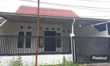 Rumah Manyar Jaya Row Jalan 2 Mobil