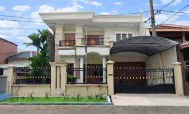 rumah manyar jaya siap huni fully furnished carport 4