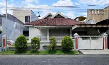 rumah manyar kartika strategis garasi 2 row 3 mobil