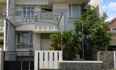 rumah manyar kertoadi strategis