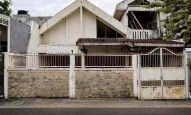 rumah manyar kertoadi strategis