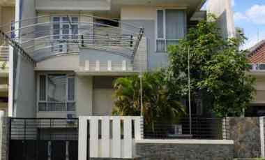 rumah manyar kertoadi strategis minimalis row 5 mobil