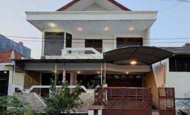 rumah manyar tirtoasri terawat siap huni