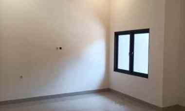 Rumah Manyar Tirtomoyo Baru Gress