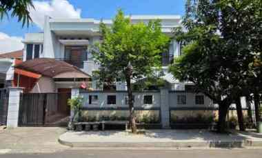 rumah manyar tompotika siap huni row 3 mobil
