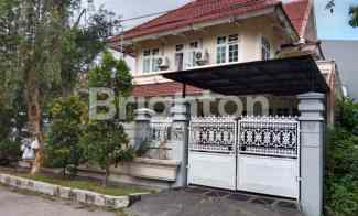 Rumah Margorejo, Row 2,5 mobil