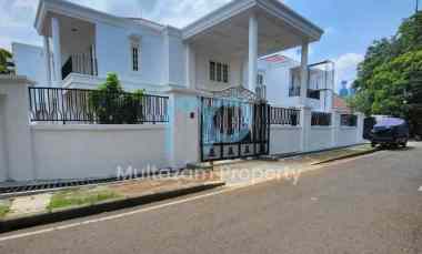 rumah megah lokasi strategis di menteng jakarta pusat