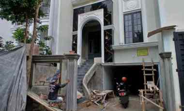 rumah mewah 2 5 lantai di cipedak jakarta selatan