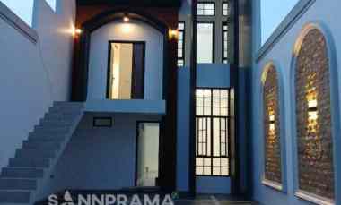 rumah mewah 2 5 lantai strategis di mampang depok iml