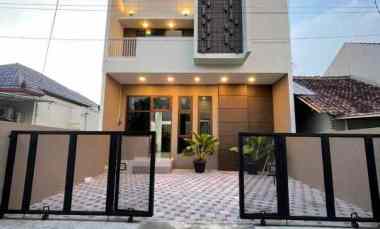 rumah mewah 2 lantai dekat kampus upn jogja