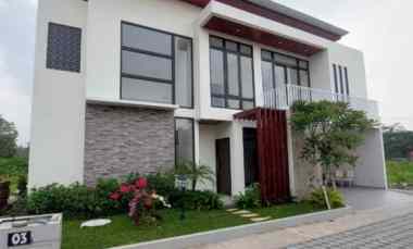 rumah mewah 2 lantai dekat kantor pemda sleman