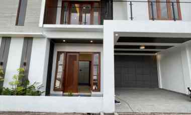 Rumah Mewah 2 Lantai dekat RS Hermina Yogyakarta