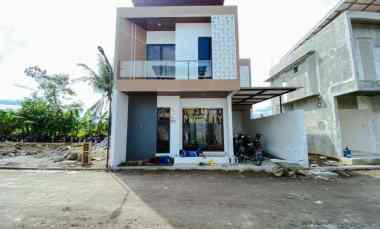 Rumah Mewah 2 Lantai di Ngaglik dekat Kampus Uii Jakal