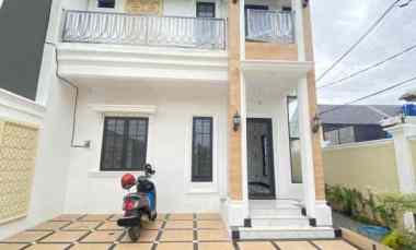 rumah mewah 2 lantai hook di tanah baru