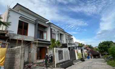 rumah mewah 2 lantai siap huni