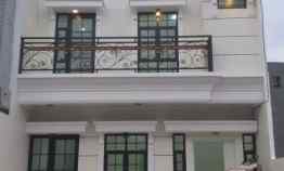 rumah mewah 2 lantai siap huni dirangkapan jaya depok