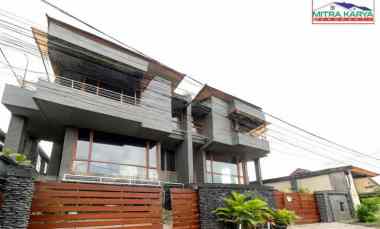 rumah mewah 3 lantai lift di pejaten harga spesial