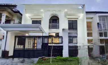 Rumah Mewah 3 Lantai Siap Huni Lokasi Araya