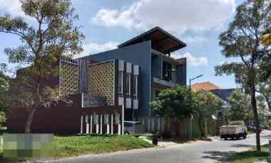 rumah mewah bagus surabaya citraland woodland