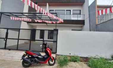 Rumah Mewah Baru Siap Huni di Duren Sawit Jaktim