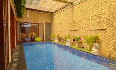 rumah mewah dalam komplek di permata hijau