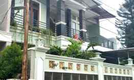 Rumah Mewah dalam Komplek Duren Sawit Jakarta Timur