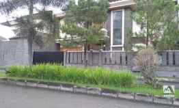 Rumah Mewah di Jalan Utama Setra Duta. Siap Huni