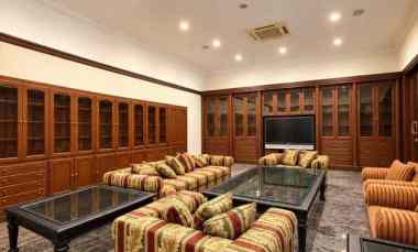 rumah mewah di kawasan elite dekat mega kuningan