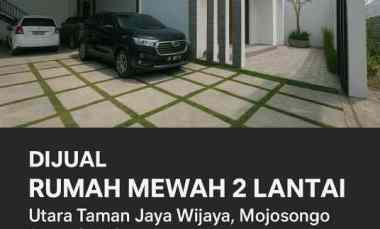 rumah mewah dua lantai di utara solo