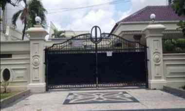 rumah mewah lokasi jemursari surabaya siap huni