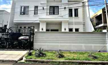 rumah mewah lokasi strategis di pulomas jaktim