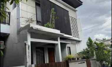 rumah mewah modern 2 lantai di pondok cikunir indah
