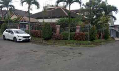 Rumah Mewah Modern Lokasi di Dieng Kota Malang
