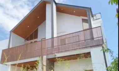 rumah mewah pekan baru