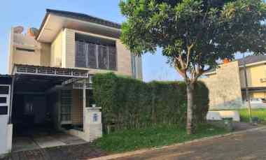 rumah mewah siap huni dua lantai di bsb semarang