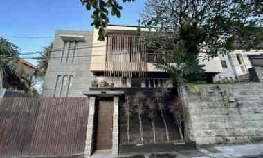 rumah mewah siap huni taman wedasari di kota denpasar