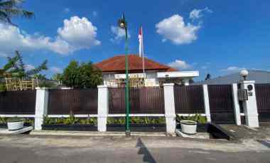 rumah mewah tanah super luas di jalan kaliurang km 9 5