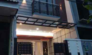 rumah minimalis 2 lantai di perumnas beji depok utara