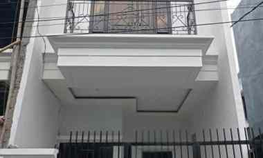 rumah minimalis dalam cluster di jagakarsa jaksel