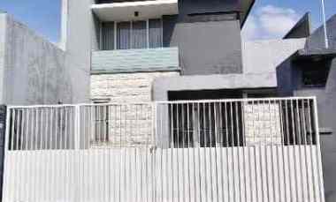 rumah minimalis darmo surabaya row 2 5 mobil