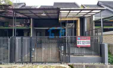 rumah minimalis komplek cihanjuang row jalan besar