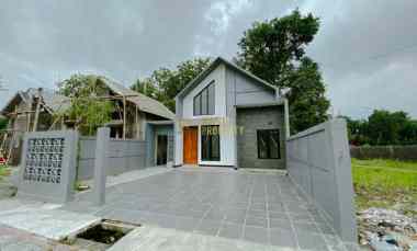 rumah minimalis modern di ngaglik sleman dalam cluster