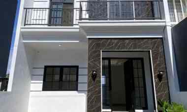 rumah model american classic dekat kampus brawijaya