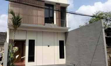 rumah modern 2 lantai dekat stadion maguwoharjo sleman