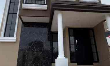 rumah modern 2 lantai lokasi belakang gor malang