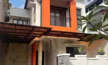 rumah modern di jl tukad badung deket sanur sidekarya