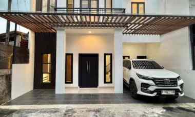 rumah modern jagakarsa 2 lantai siap tempati sekarang