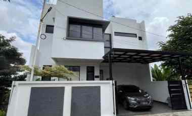 rumah modern minimalis 3 lantai rooftop hanya 2 6 m